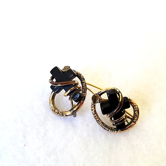 Antique Onyx Cross Earrings Gold Victorian - Picture 2 of 3
